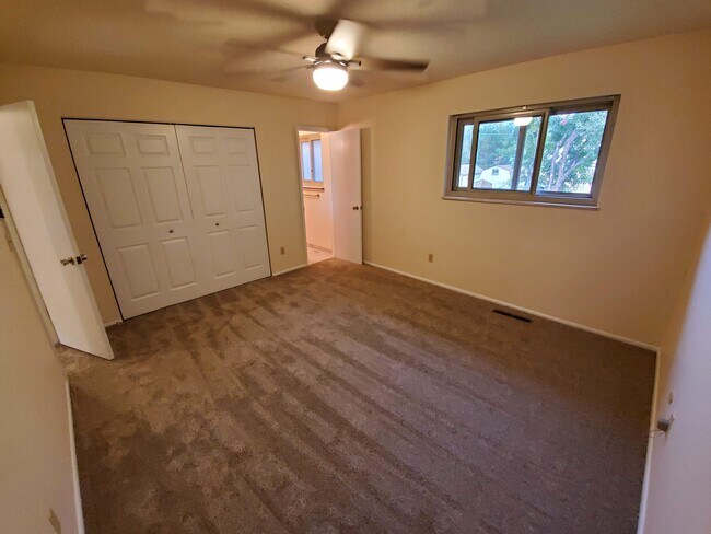 Dormitorio principal - 5219 Alta Loma Rd