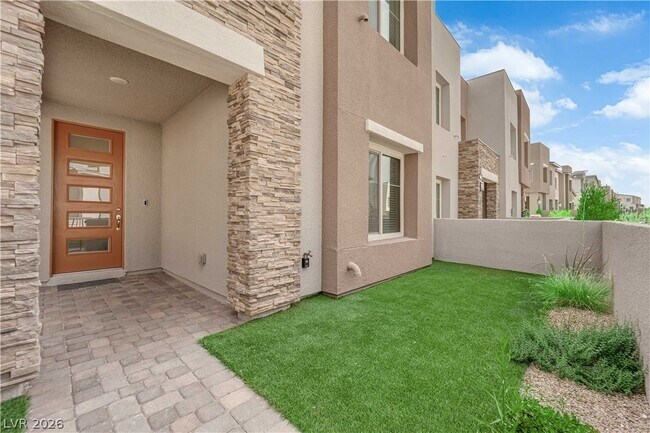 Foto del edificio - 600 N Carriage Hill Dr