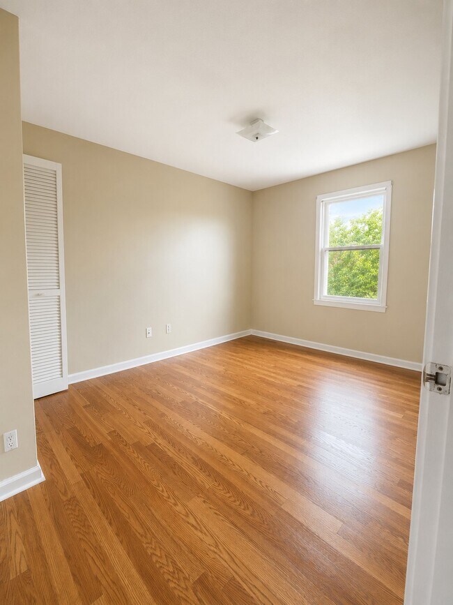 Building Photo - 207 Wakefield Pl