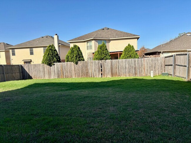 Building Photo - The Perfect Blend of Space & Location – 3 Beds Near Alliance