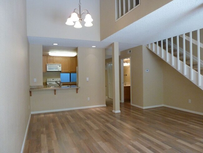 Building Photo - PET FRIENDLY! 2 Bedroom, 1.5 Bathroom Town...