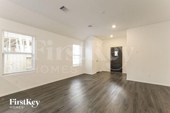 Building Photo - 18438 Summit Ranch Dr