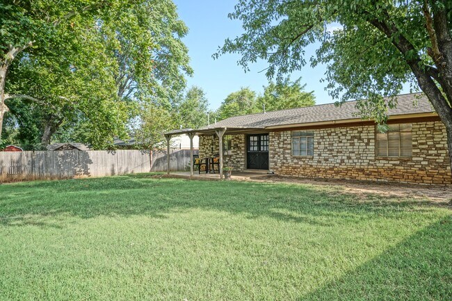 Foto del edificio - 2132 Fremont Dr