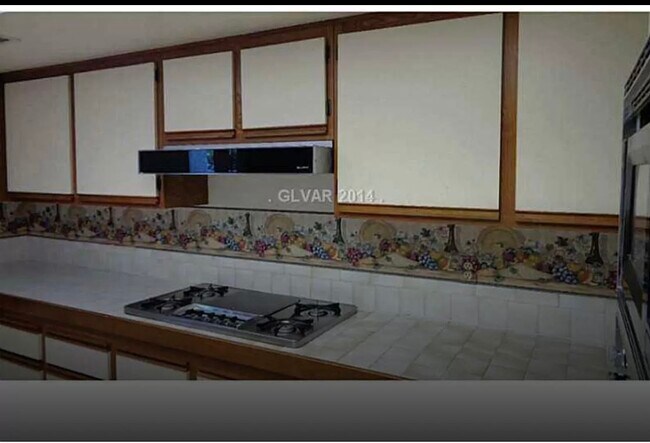 Foto del edificio - 3115 La Mancha Way