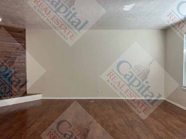 Foto del edificio - Charming 2 Bedroom Close to Campus