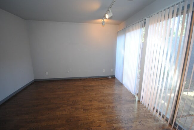 2 Bedroom - Renovated - Fritz Lofts