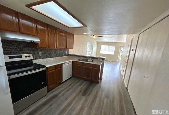 Building Photo - 3673 Grant Dr