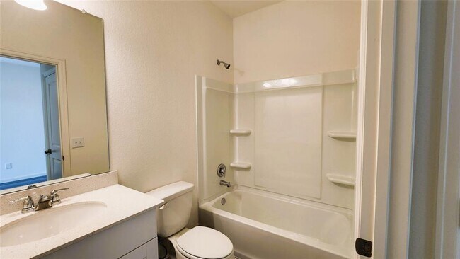 Foto del edificio - 6311 Highland Trl Dr