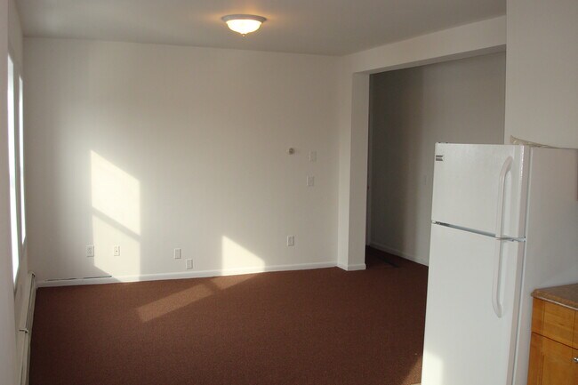 Building Photo - 162 Myrtle Ave