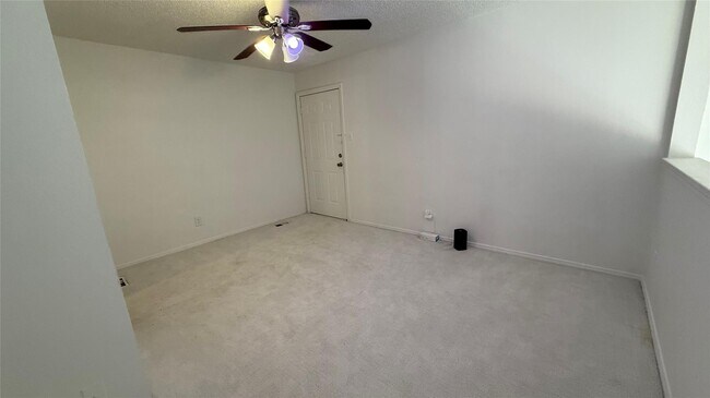 Foto del edificio - 9839 Walnut St