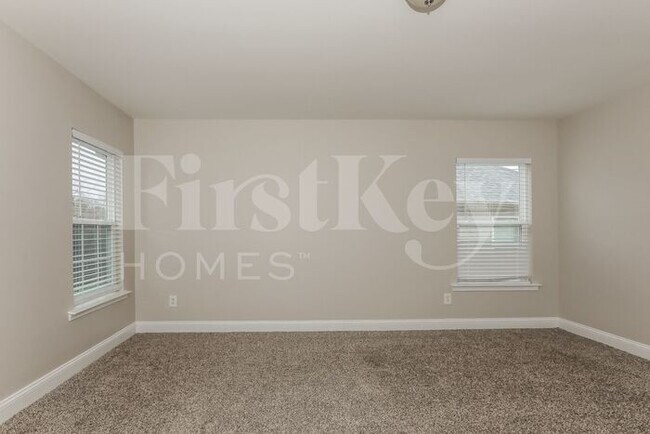 Foto del edificio - 15530 Normans Landing Dr