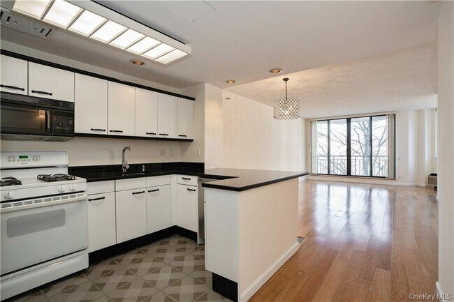 Foto del edificio - 50 E Hartsdale Ave