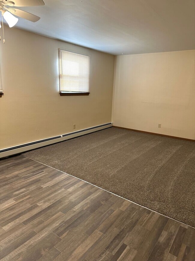 Foto del edificio - Forestview 1 Bedroom Lower Floor