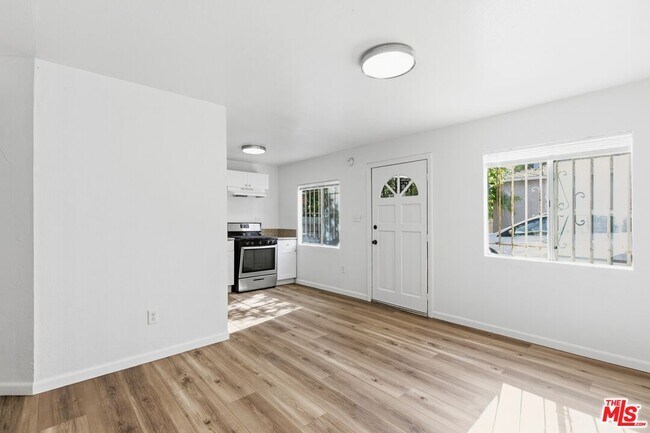 Foto del edificio - 2542 Thurman Ave.