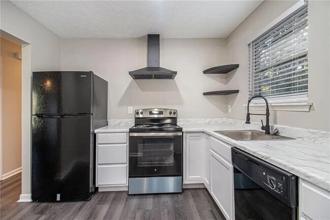 Photo - Room in House on Newberry Trail