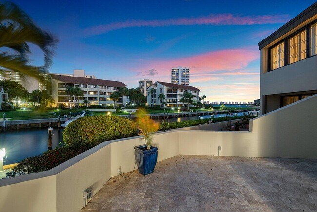 Building Photo - 1100 Marine Way W