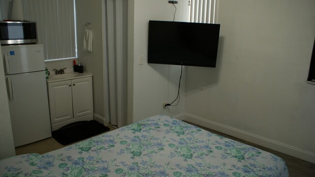 Foto del edificio - 2240 NW 90th St