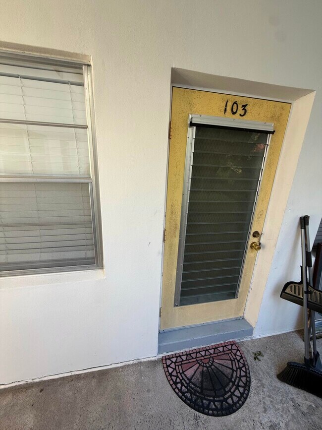 Foto del edificio - 1225 NW 21st St