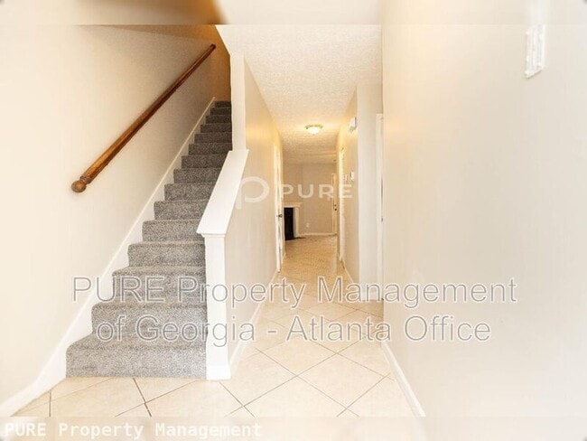 Building Photo - 7208 Crestside Dr