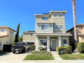 Building Photo - 39800 Monarch Dr