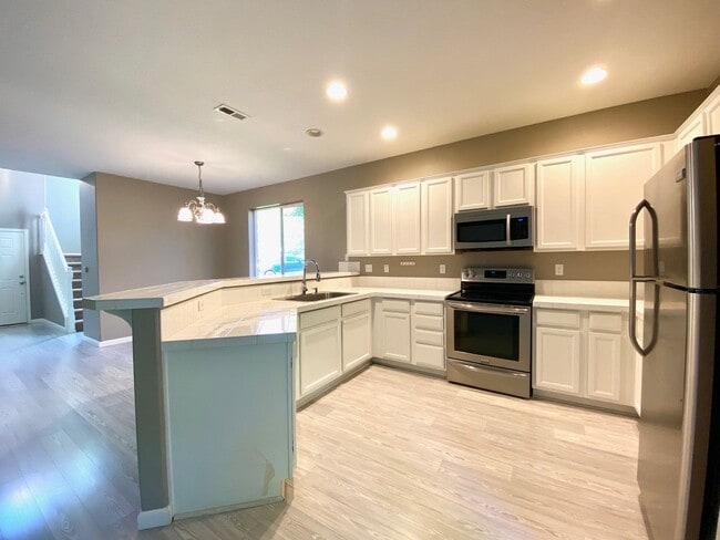 Photo - Stylish 3BR near Progress Ridge – Includes $500 Monthly Credit House