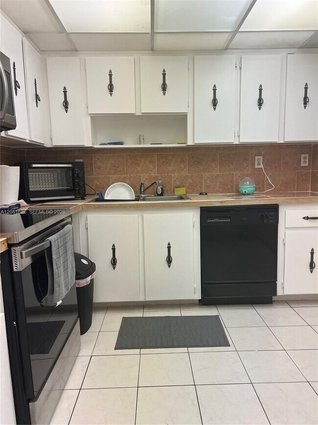 Foto del edificio - 1250 NE 125th St