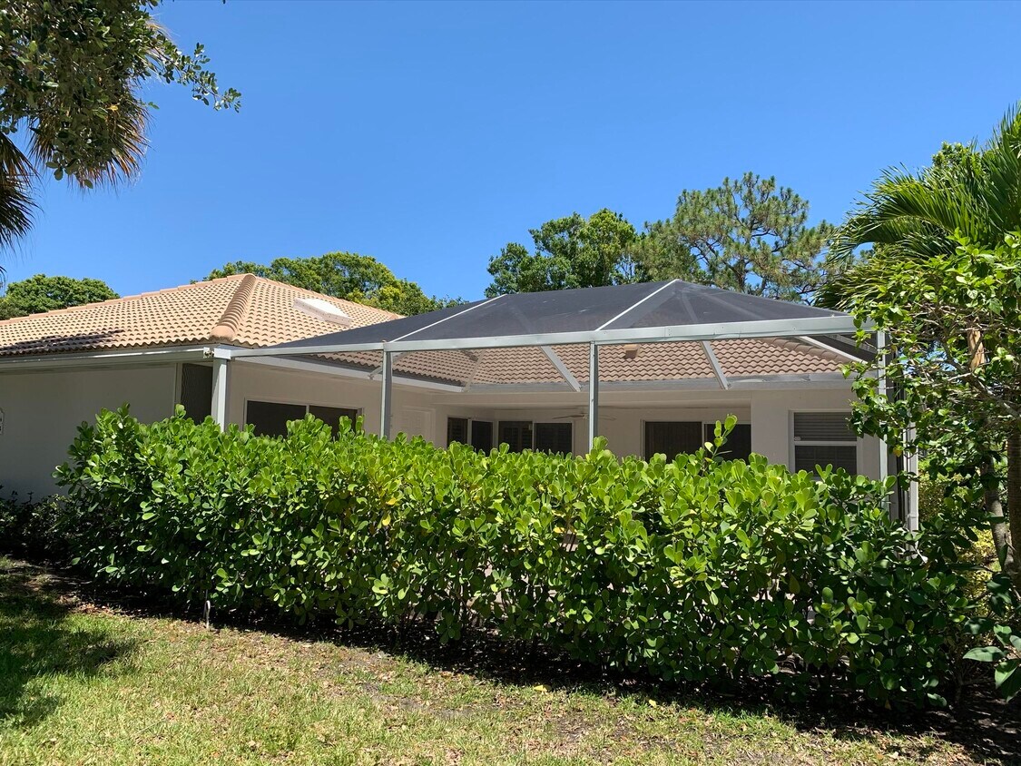 Primary Photo - 1004 Silverleaf Oak Ct