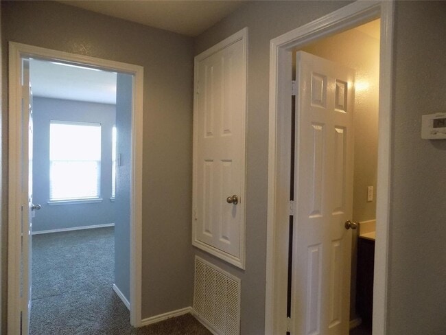 Photo - 16905 Thorntree Ct House