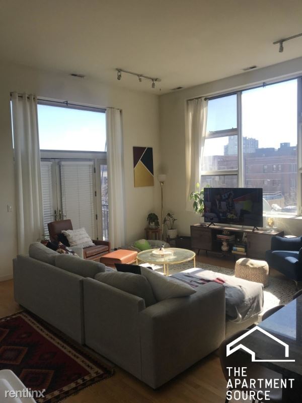 Foto del edificio - 1598 N Western Ave