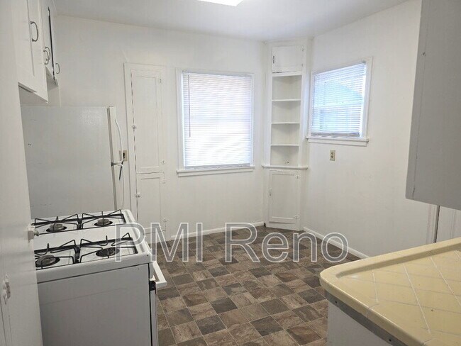 Foto del edificio - 530 Burns St