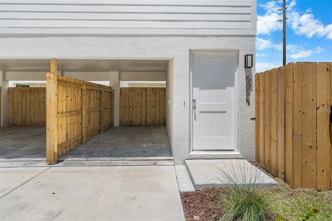 Building Photo - 505 43rd St S