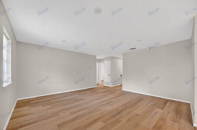 Building Photo - 222 Redwood St