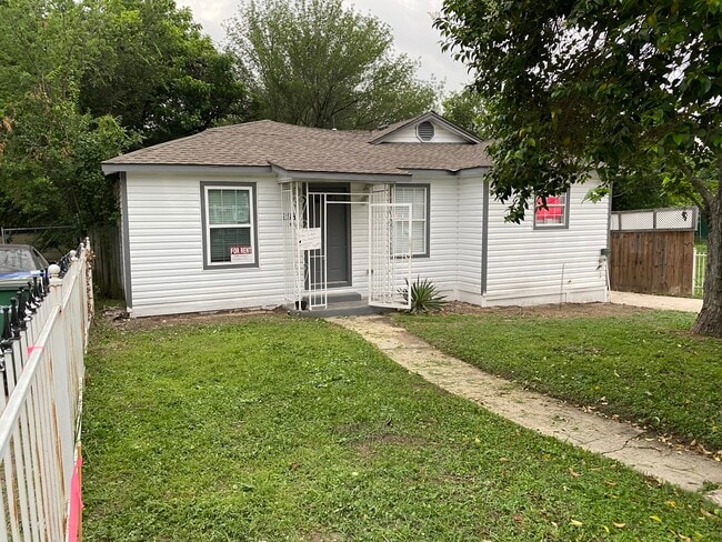 Building Photo - 2118 Burnet St