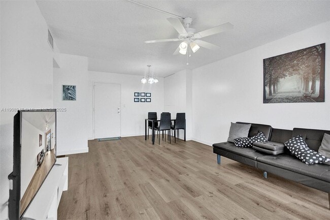 Foto del edificio - 200 172nd St