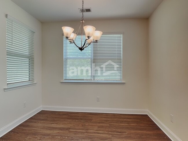 Building Photo - 1221 Bordeau Way