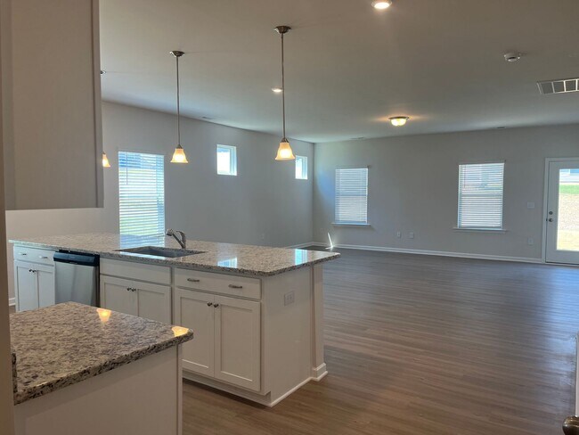 Building Photo - Beautiful Ranch Home in Sanford, Available...