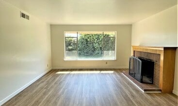 Building Photo - 5452 Walton Heath Ave
