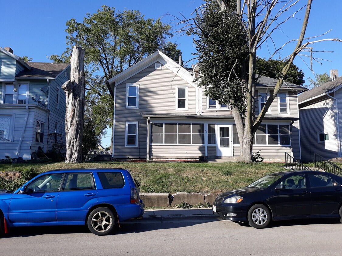 434 Dunbar Ave, Waukesha, WI 53186 Townhome Rentals in Waukesha WI