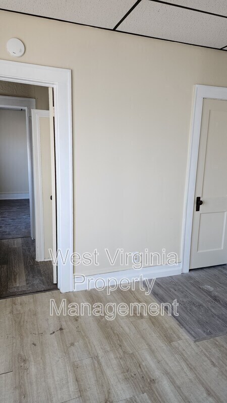 Foto del edificio - 415 Woodlawn Ave