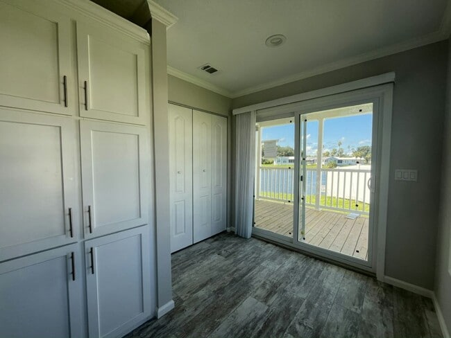 Building Photo - 488 Bimini Cay Cir