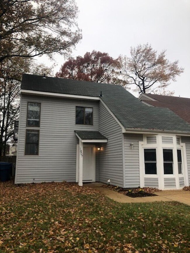 Building Photo - Brandon