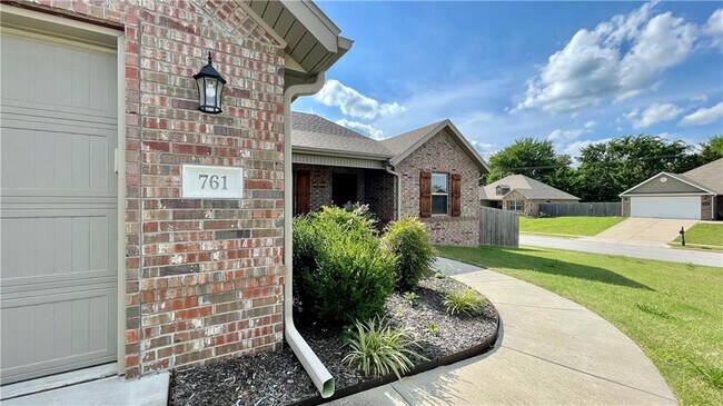Building Photo - 761 Captain Reid Ln