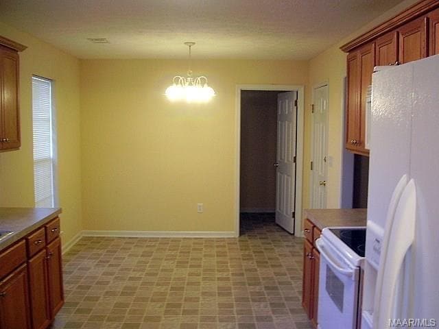 Building Photo - 242 Ridgeview Dr