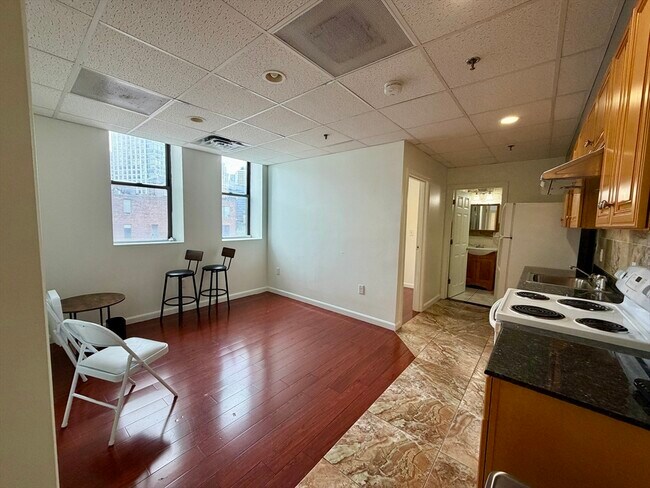 Foto del edificio - 72 Kneeland St