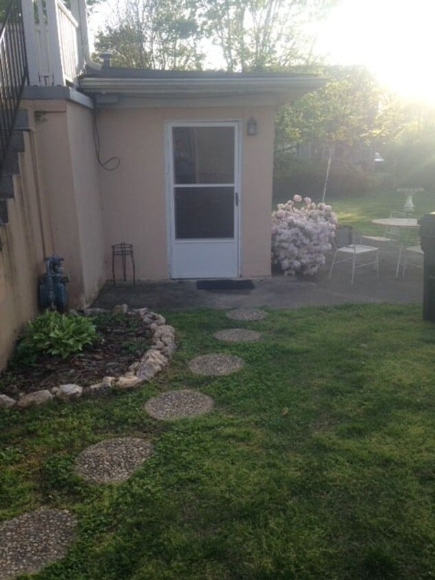 Primary Photo - 120 S Graham St