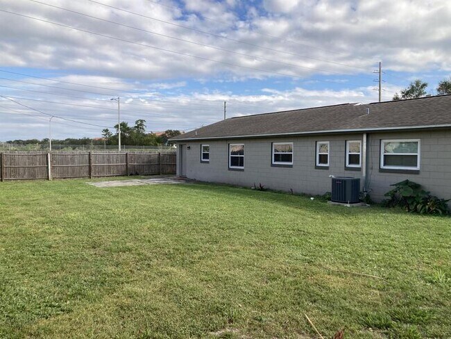 Building Photo - 2901 Joyann St