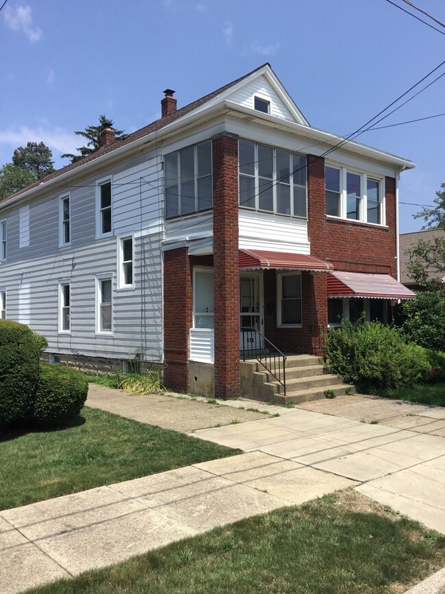 Building Photo - 918 W 32nd St