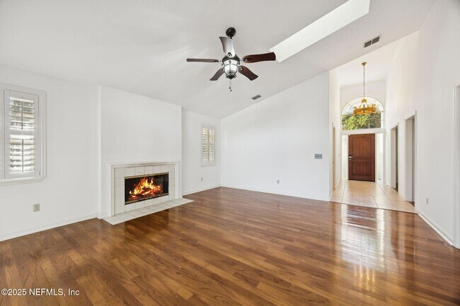 Foto del edificio - 4063 Mizner Ct