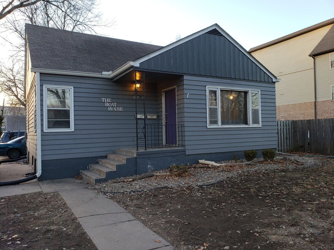 Primary Photo - 3D Tour Available - Huge House + Pet Frien...