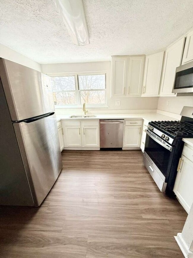 Building Photo - Newly Renovated 3BD 1BA house in Penn Hills!